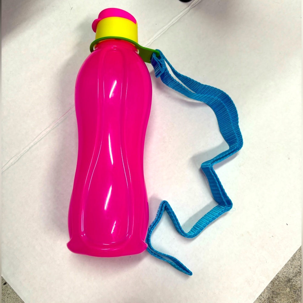 Tupperware Vibrant Pink Water Bottle with Blue Strap